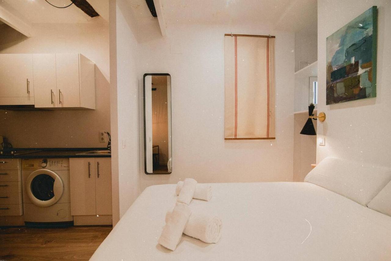 Charming Design Apartment Reina Sofia Madrid Buitenkant foto